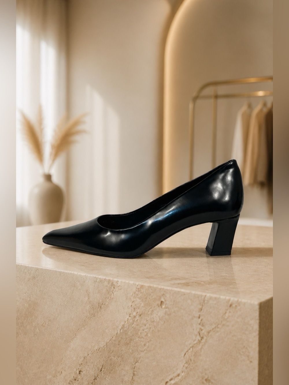 Classic Black Leather Massimo Dutti Pump